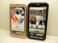 ＮＴＴドコモ　Ｆ－１２Ｃ　Androidスマートフォン　モックアップ　２色セット