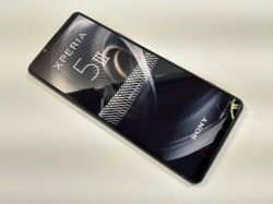 画像5: ａｕ　ＳＯＧ０５　Ｘｐｅｒｉａ ５III　モックアップ　４色セット