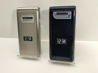 ＮＴＴドコモ　Ｆ－４１Ｃ　ａｒｒｏｗｓ ケータイ ベーシック　モックアップ　２色セット