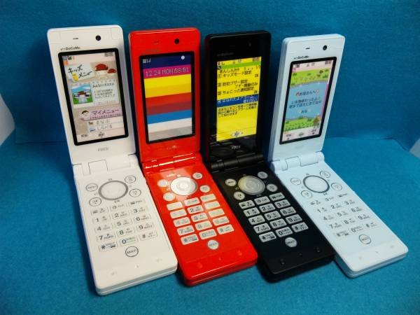 NTTドコモ F801i キッズケータイ モックアップ - モック
