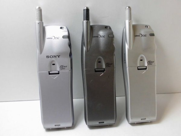 画像2: ＤＤＩセルラー　Ｃ３０５Ｓ　モックアップ (2)