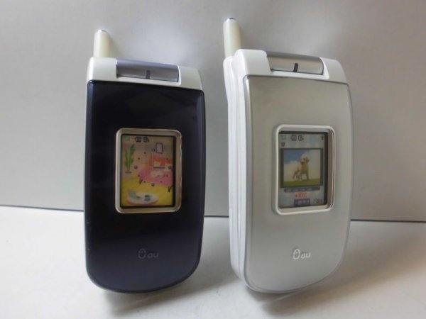 画像1: ａｕ　Ａ５３０６ＳＴ　モックアップ (1)