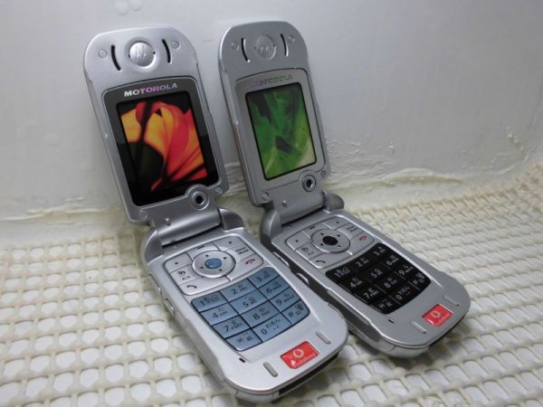 画像2: ボーダフォン　７０２ＭＯ　モックアップ　２色セット　【クリックポスト非対応商品】 (2)