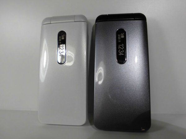 画像1: UQ-Mobile　ＤＩＧＮＯ ＰＨＯＮＥ　モックアップ　２色セット (1)