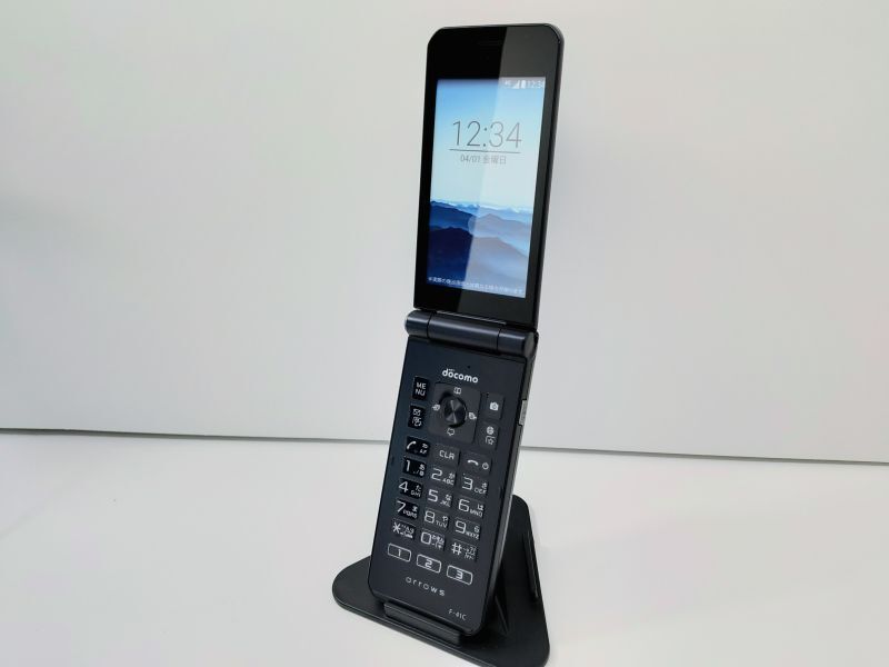 スマートフォン/携帯電話 携帯電話本体 ＮＴＴドコモ　Ｆ－４１Ｃ　ａｒｒｏｗｓ ケータイ ベーシック　モックアップ　２色セット